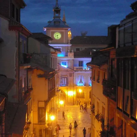 Junto Ayuntamiento, Casco Historico, Wifi * Oviede
